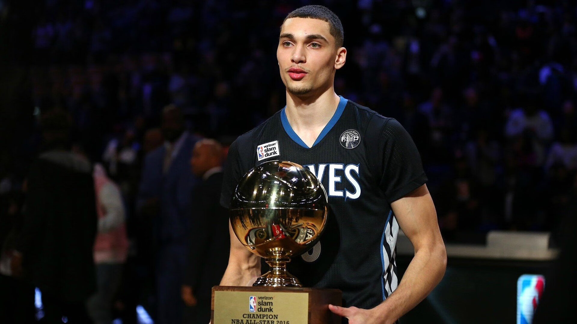 钢铁公牛碾碎骑士铁蹄,霍勒迪生死时刻铸就唯一传奇