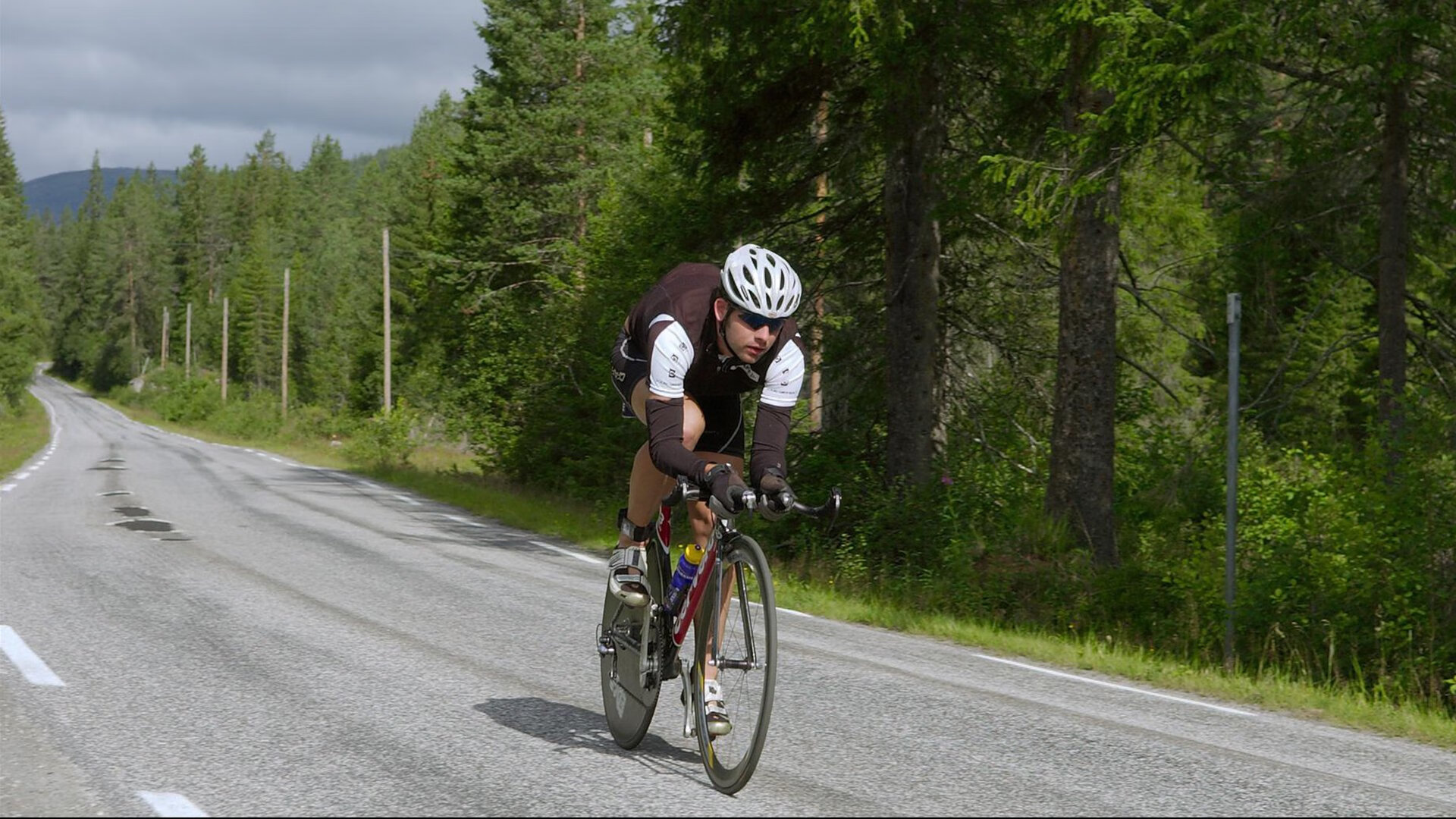 莱奥爆发定乾坤，曼联生死战险胜几内亚启示录