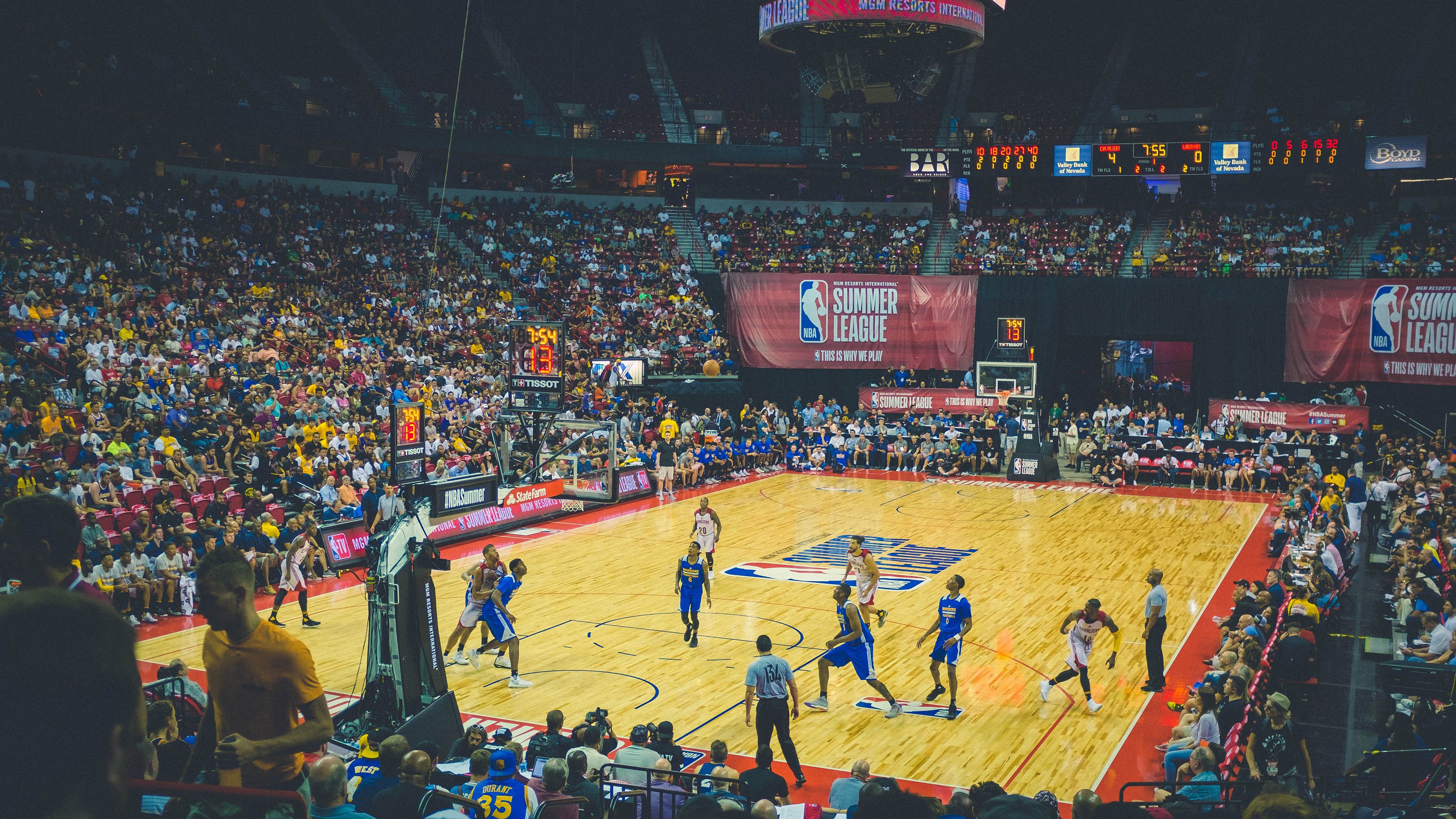 当北欧利刃遭遇波斯铁骑，哈兰德防守端锁死伊朗的战术革命